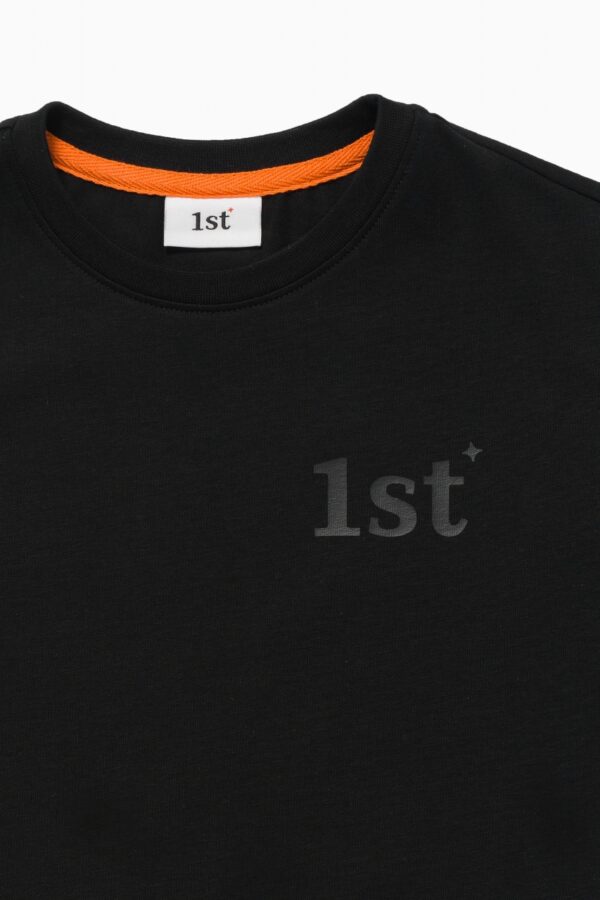 Футболка. Укороченная черная 